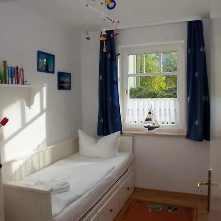 Rosenhof 03 Kuehlungsborn